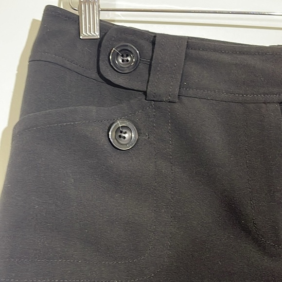 ANN TAYLOR Black Curvy Fit Crop Pants Size 10 - Picture 3 of 7